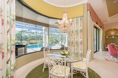 Breakfast-nook